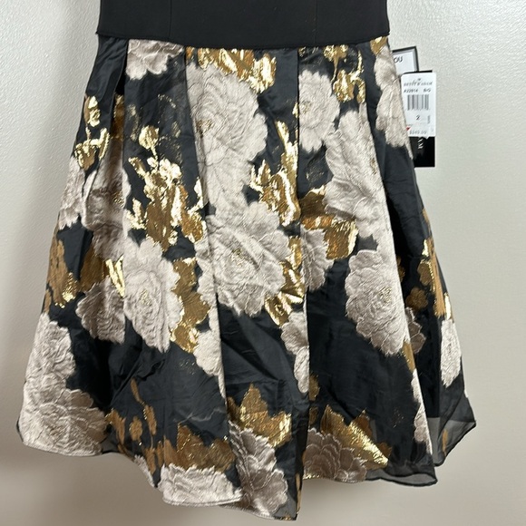 NWT Macy’s Betsy & Adam Gown - Picture 2 of 8